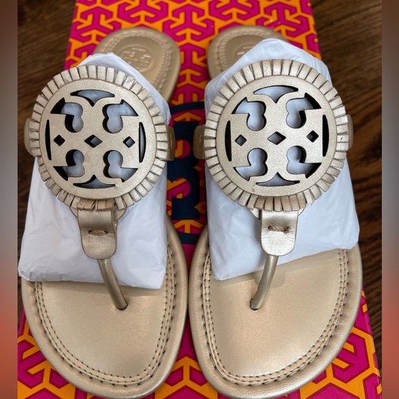 Brand New Tory Burch Miller Fringe Sandal Metallic Veg Napa Platinum Sz 5. - Picture 3 of 7